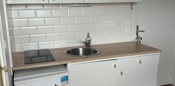 STUDIO A LOUER 25 ROUTE DE CAUMONT 14650 CARPIQUET - Photo 2