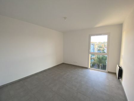 Location Appartement 3 pièces 61m² CAGNES SUR MER 06800 - Photo 4