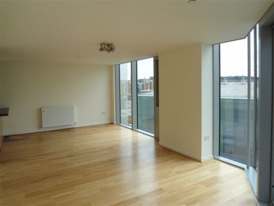 Stunning 2 bedroom luxury apartment in Greenwich! - Photo 1