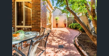 Relaxed Living, Perfect Location - Photo 2