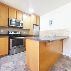 308 - 500 Gilbert Ave: Vacant! Available Immediately. 1-Bedroom Apt - Photo 2