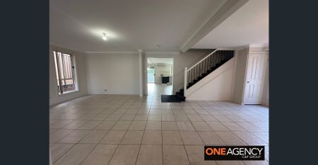 BEAUTIFUL FAMILY HOME - Photo 5