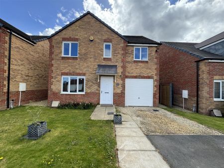 Kingsbridge Crescent, Middlesbrough - Photo 5
