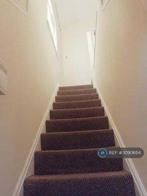 2 bedroom end of terrace house to rent - Photo 1