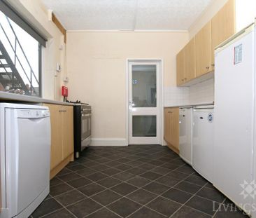 6 bedroom terraced house to rent - Photo 2