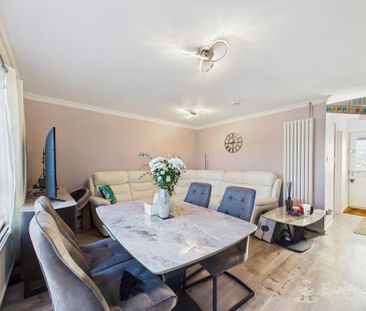 3 bedroom maisonette to rent - Photo 1