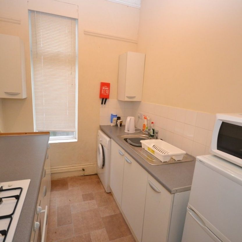 2 bed Ground Floor Flat for Rent - Photo 1
