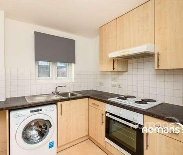 Cardinal House, Jubilee Hall Road, Farnborough, GU14 - Photo 4