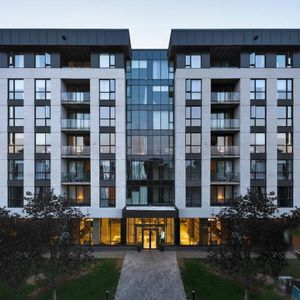 1 Bed, 1 Bath, Den - 815 Avenue Plymouth, Mont-Royal - Photo 3