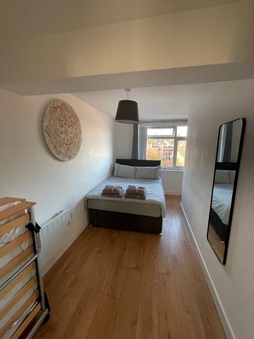 1 Bed Flat, Roundhay Road, LS8 - Photo 2