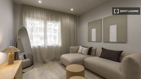 3 room luxury Apartment for rent in Barcelona, Spain - Photo 2