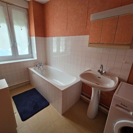 Location Appartement 2 pièces 41m² LE CREUSOT 71200 - Photo 4
