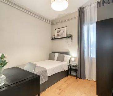 Gran Via de Carles III, Barcelona, Catalonia 08028 - Photo 6