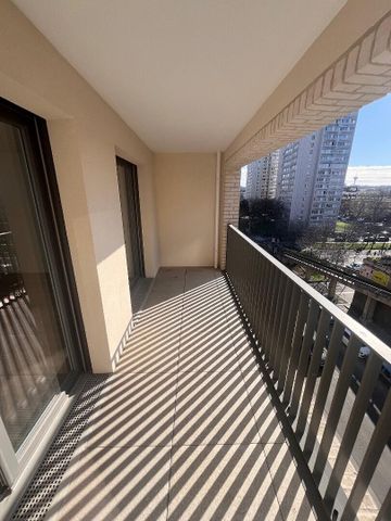 location Appartement T4 DE 75.9m² À BOBIGNY - Photo 2