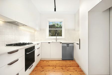 Two Bedroom + WFH Study, North Facing, 180 Degree Ocean Views - Photo 3