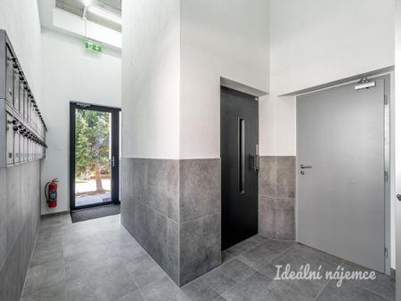 Pronájem bytu 2+kk 42 m2 - Фото 4