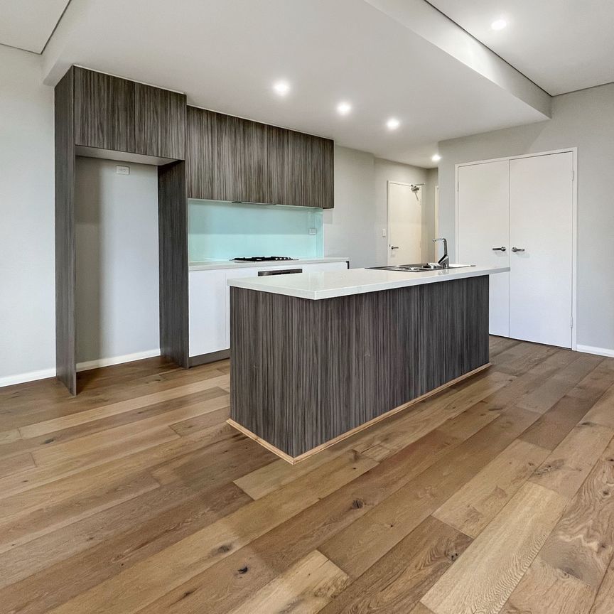 Modern two bedroom unit - 20% below market rent - Photo 1