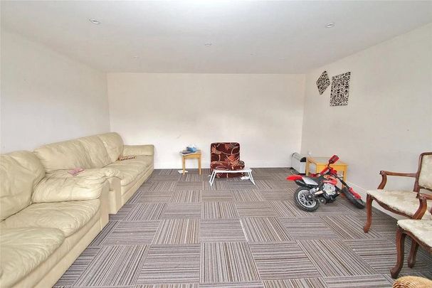 4 bedroom bungalow to rent - Photo 1