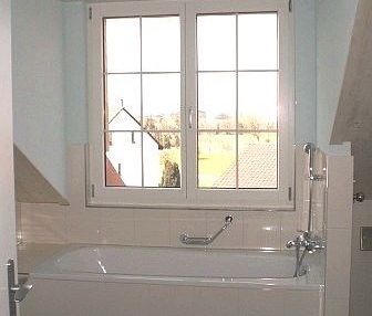 Charmante 3 1/2-Zimmerwohnung DG - Photo 3