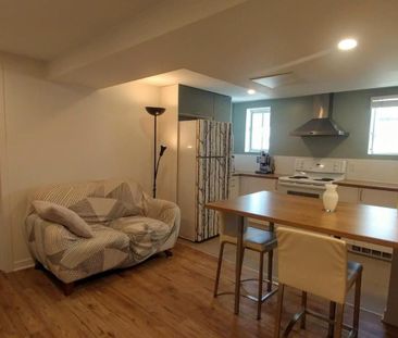 Demi-sous-sol 2 chambres à louer – Montréal – 1350$/mois - Photo 1