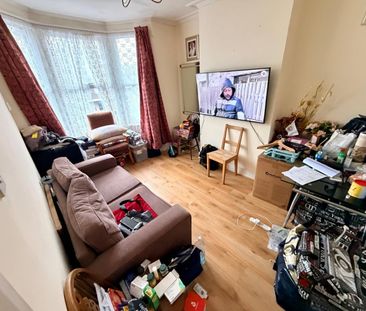 2 Bed Maisonette, London, N18 - Photo 2