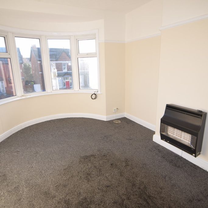 To Let 1 Bed Apartment - Photo 1