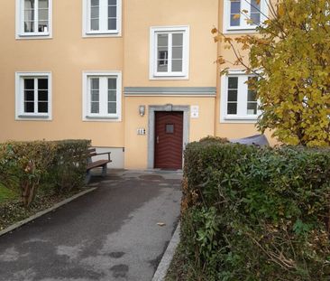 Ideale Starterwohnung mit Loggia mit Blick ins Grüne im 1. Stock **... - Photo 1