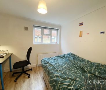 3 bedroom apartment to rent - Photo 4