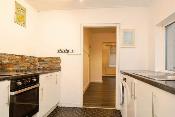 3 bedroom terraced house to rent - Photo 1