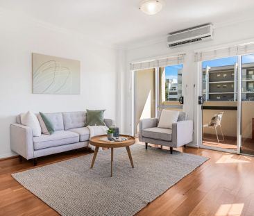 Light Filled West Perth Apartment with Dual Balconies & Prime Location - Photo 5