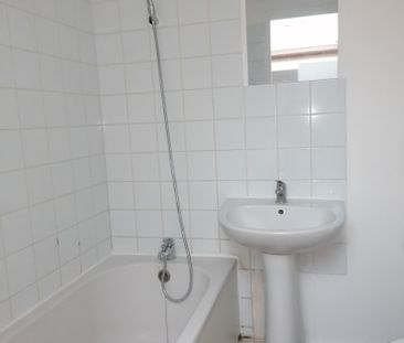 Location Appartement 1 pièce 15m² TOURCOING 59200 - Photo 2