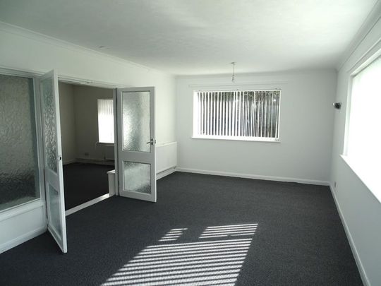 3 bedroom bungalow to rent - Photo 1