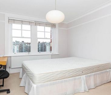 Super recently refurbished 3 bed 2 bath minutes to Baker Street Tube. - Photo 2