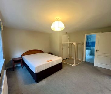 3 bedroom apartment to rent - Photo 6