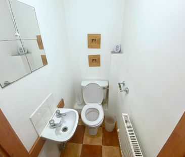 3 bedroom terraced house to rent - Photo 6