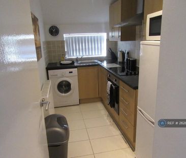 2 bedroom flat to rent - Photo 3