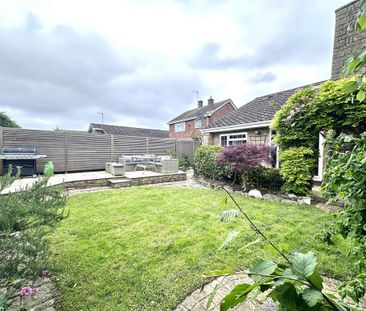 3 bedroom detached bungalow to rent - Photo 2