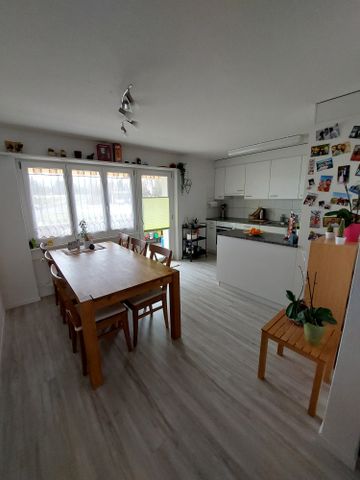 Geräumige 3.5-Zimmerwohnung in Schmitten - Photo 3