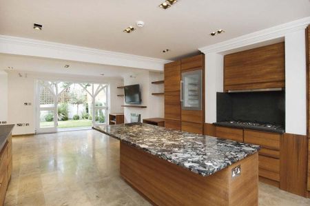 4 bedroom end of terrace house to rent - Photo 3