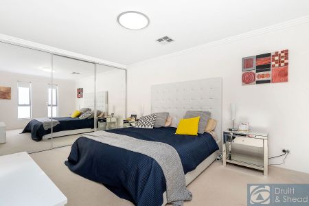Stunning Executive Townhouse In The Heart of Mount Lawley - Photo 3
