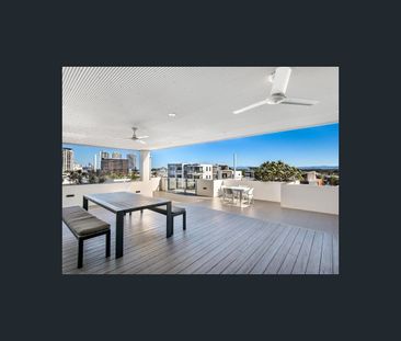 11 Norman Street, Southport, Qld 4215 - Photo 2