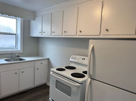 For Lease - 1170 Dover Crescent Unit# 1, Carlington - Central Park, Ontario - Photo 2