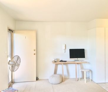 1/10 Violet Street, Essendon VIC 3040 - Photo 1