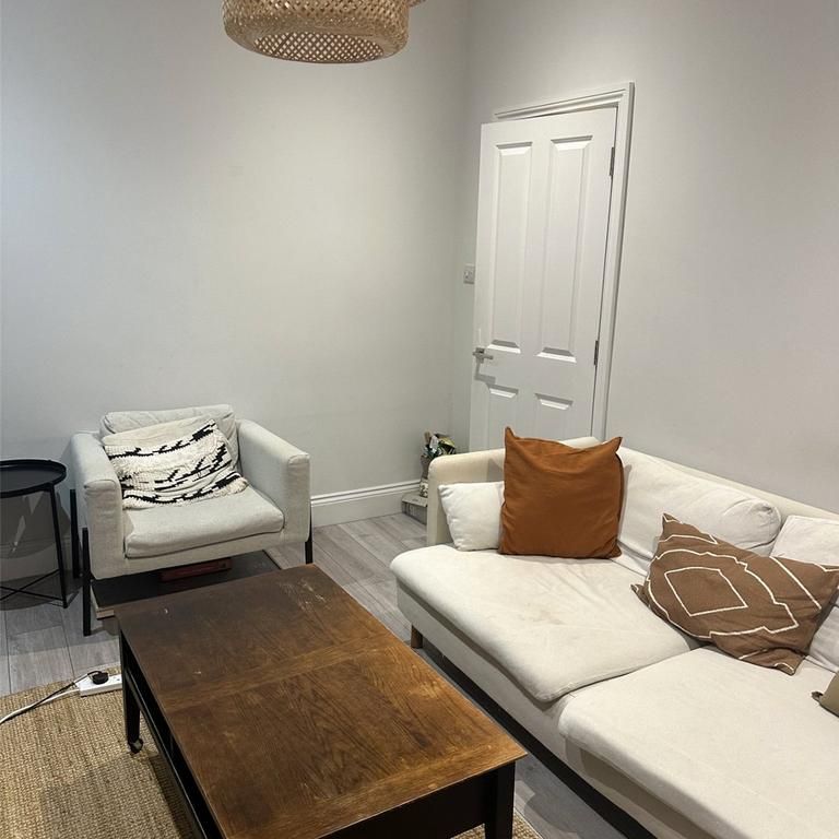 5 bedroom terraced house to rent - Photo 1