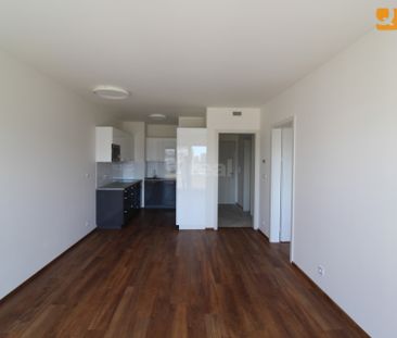 Pronájem bytu 2+kk/B 51m2 s krásným výhledem a garážovým stáním - Fotografie 1