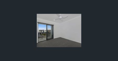 Central, modern Birtinya living - Photo 2