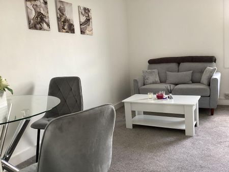 1 bedroom flat to rent - Photo 3