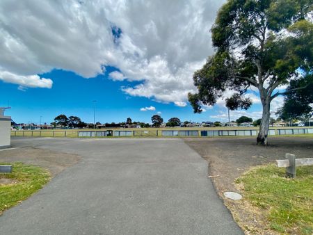 21 Richmond Crescent, Geelong - Photo 5