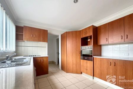 3 Bedroom Townhouse in Central Location - Photo 2