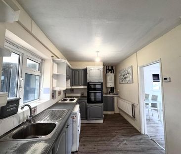 3 bedroom semi-detached house to rent - Photo 6